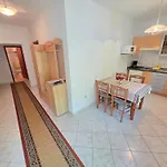 Apartamento In Mit Grill- Garten Und Terrasse By Interhome Novi Vinodolski