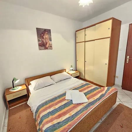 Apartament In Mit Grill- Garten Und Terrasse By Interhome *