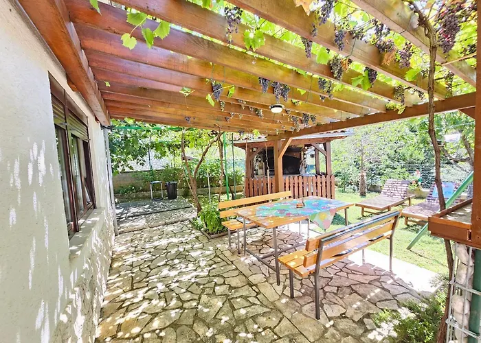 아파트 In Mit Grill- Garten Und Terrasse By Interhome 노비비노돌스키