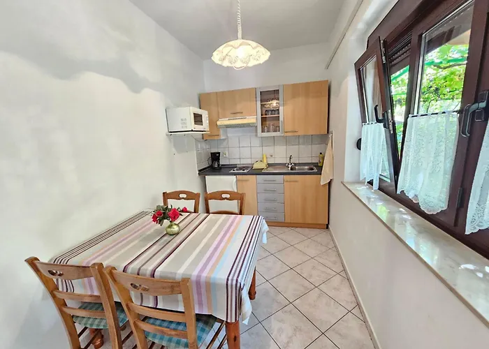 아파트 In Mit Grill- Garten Und Terrasse By Interhome *